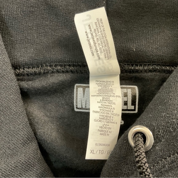 MEN’S MARVEL THE INFINITY SAGA LOGO SURROUND HOODED SWEATSHIRT SIZE: XL / BLACK - Picture 10 of 12